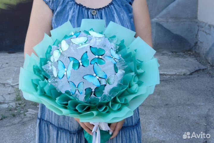 Светящийся букет из бабочек