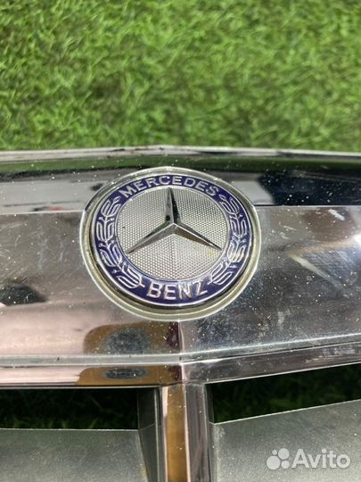 Решетка радиатора Mercedes E W212 3.0 2010