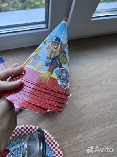 Тарелка, стаканы, салфетки для праздника