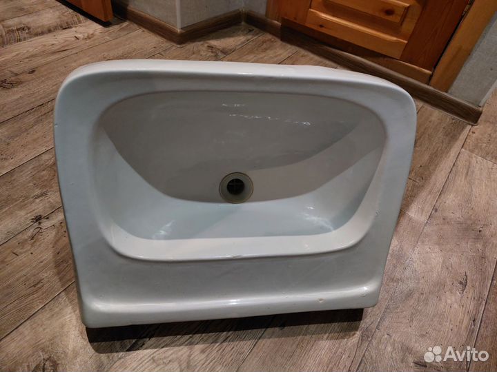 Раковина в ванную б/у
