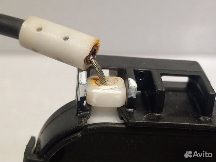 Замок двери передний правый Kia Seltos G4NH 2020