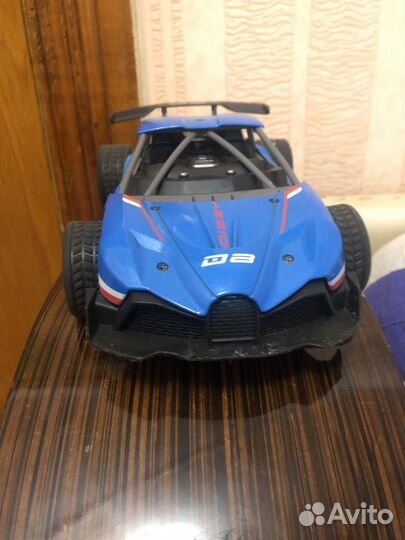 Машинка на пульте управления