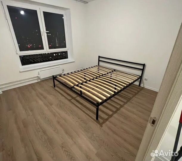 Кровать