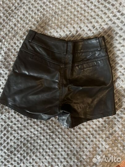 Кожаные шорты