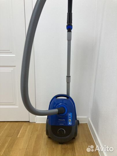 Пылесос Phillips проводной 2100 W