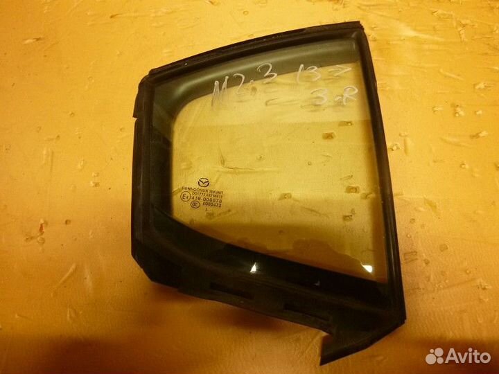 Стекло задней правой двери (форточка) mazda 3 (BM)