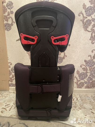 Автомобильное кресло