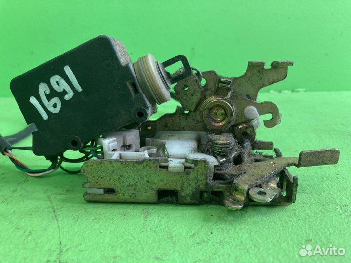 Замок двери левый KAMAZ 5490-S5