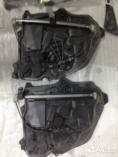 Стеклоподъемник левой двери Mazda 5 CR 2005-2010