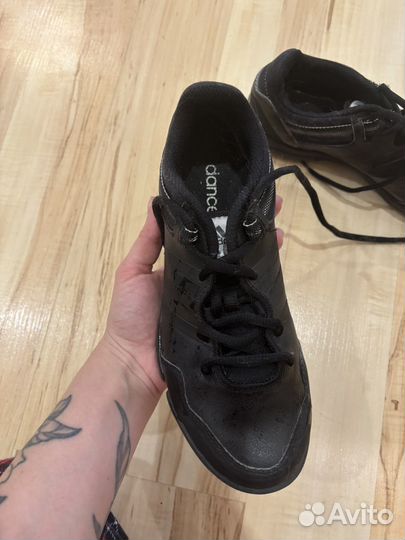 Кроссовки adidas 35 размер