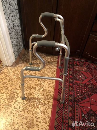 Ходунки для взрослых шагающие