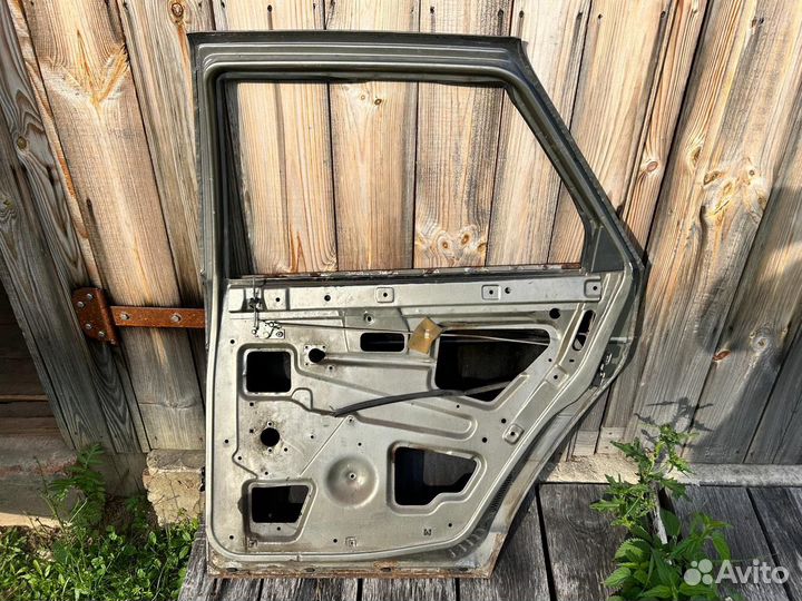 Дверь задняя правая на ваз 2110