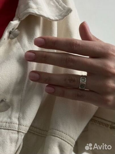 Модель на маникюр и педикюр по договоренности