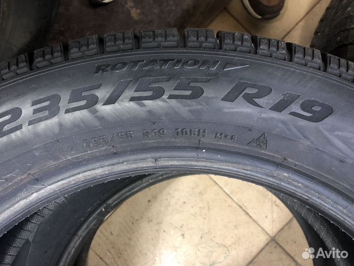 Pirelli Ice Zero FR 235/55 R19 105H