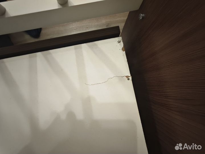 Детская кроватка с маятником и ящиком