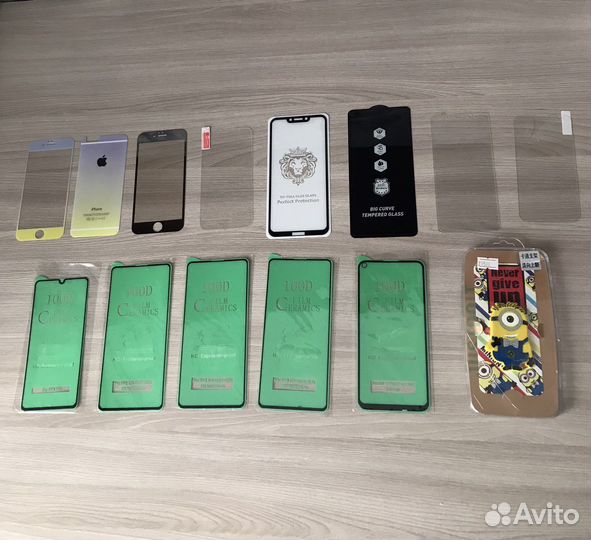 Защитные стекла на телефоны