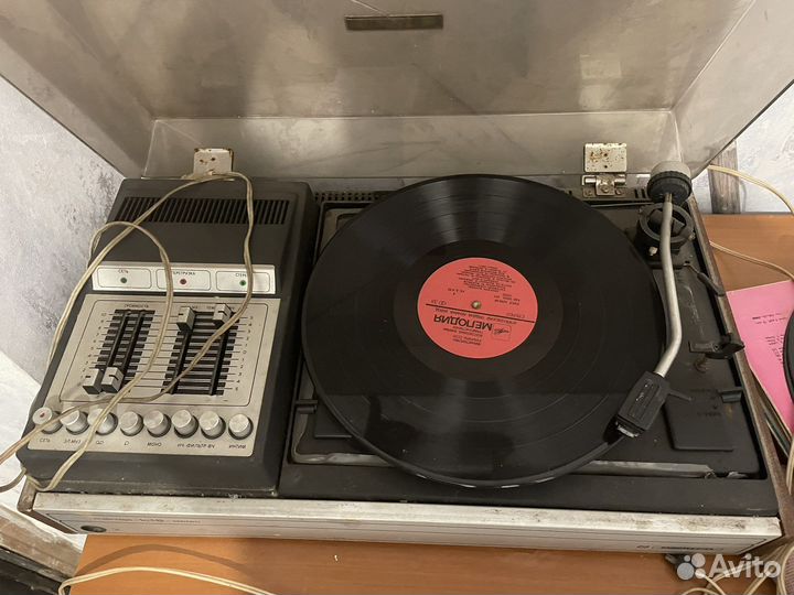 Проигрыватель винила melodia 103 B