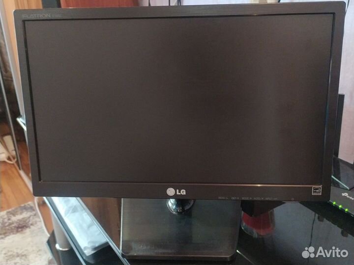 Монитор LG flatron e 1942