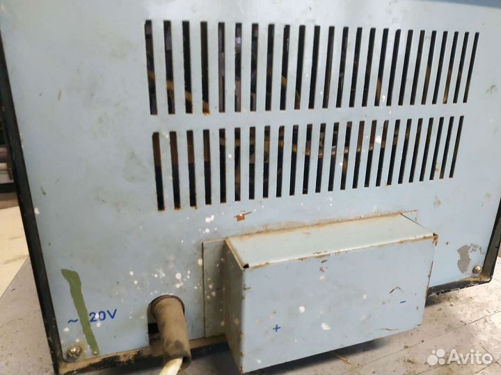 Автомобильное проф. зарядное устройство бу