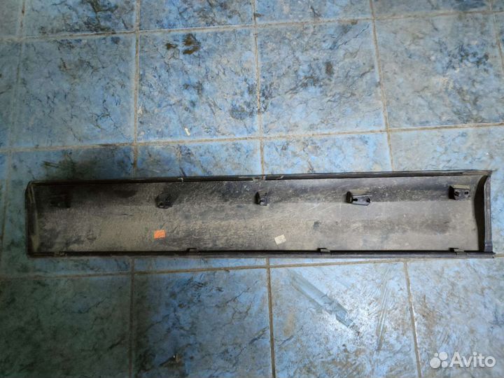 Накладка двери передней правой skoda karoq 1