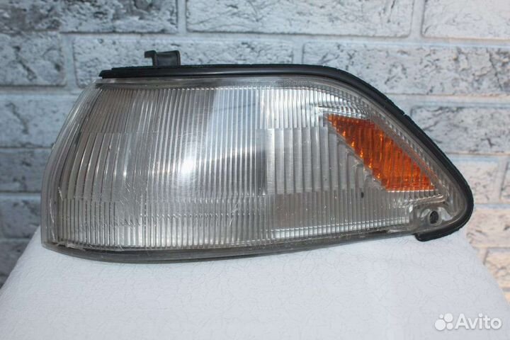 Габарит передний левый на Toyota Corona AT 170
