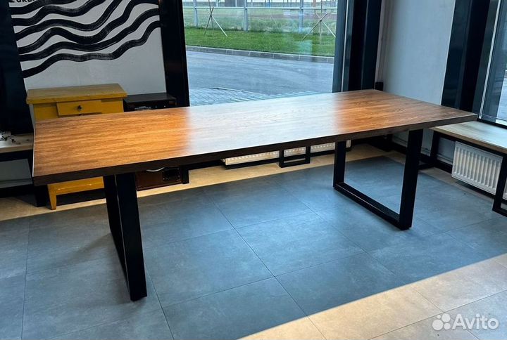 Стол на кухню. Мебель для ресторанов