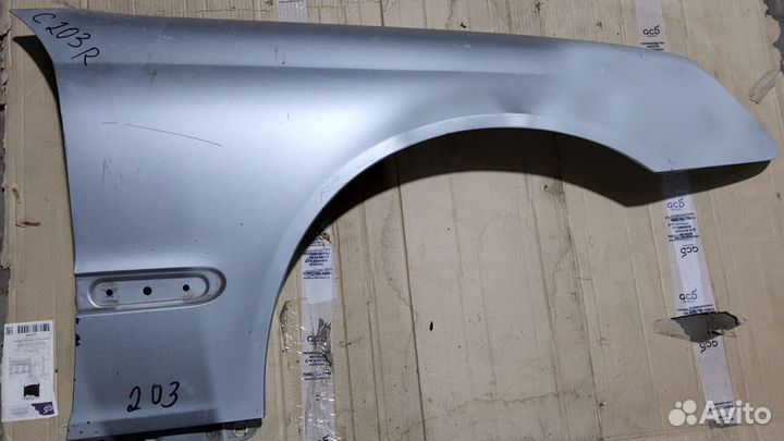 Крыло переднее правое Mercedes W203