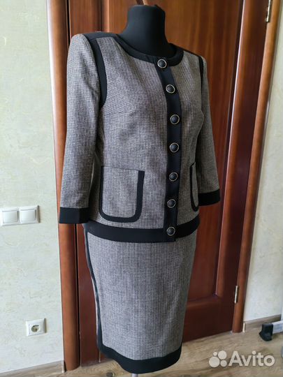 Костюм женский