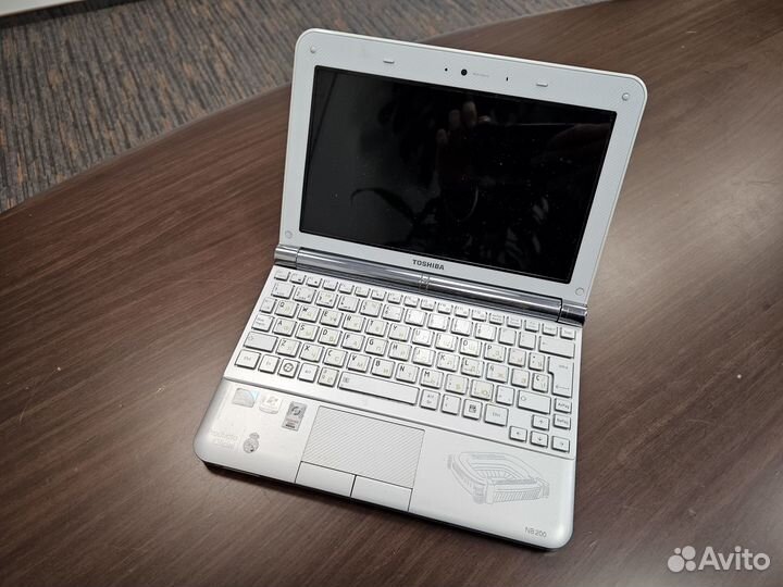 Ноутбук Toshiba NB200