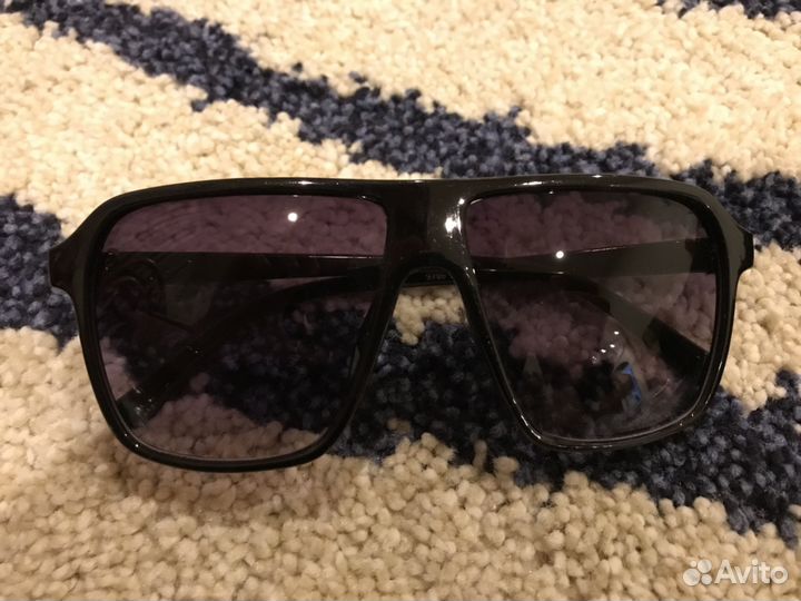 Новые солнцезащитные очки