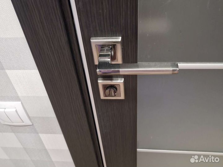 Дверное полотно бу 2шт. 700, 1шт. 800