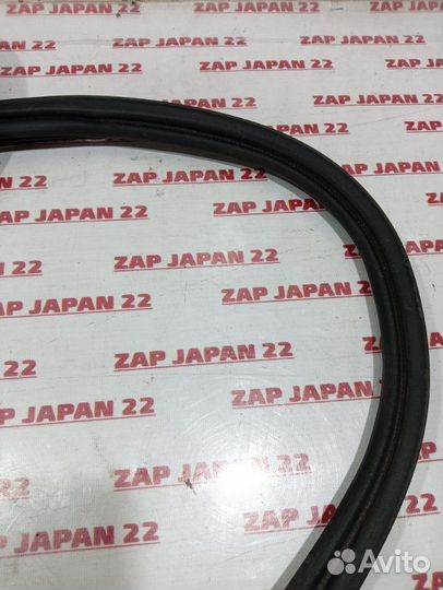 Уплотнитель двери багажника Subaru Outback BS FB25