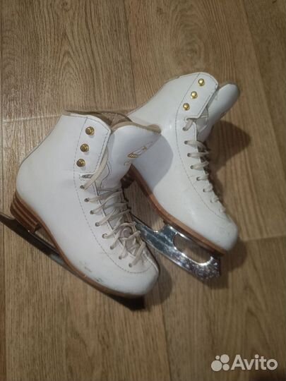 Коньки фигурные