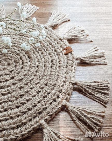 Сервировочная салфетка из джута (ручная работа)