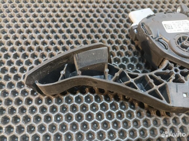 Педаль газа