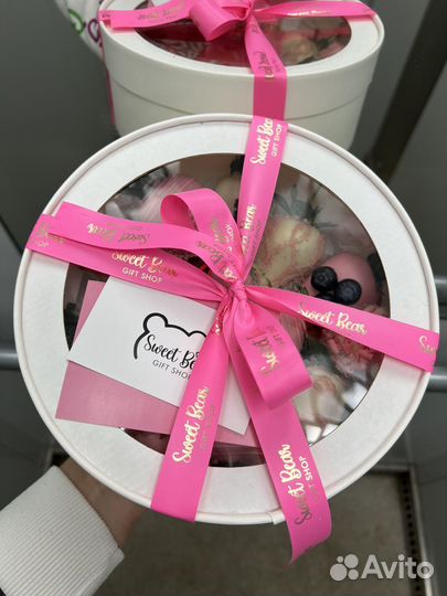 Клубника в шоколаде сладкий подарок