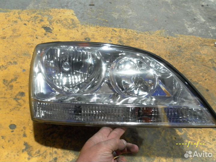 Фара правая Kia Sorento 1 Киа Соренто 1 поколение