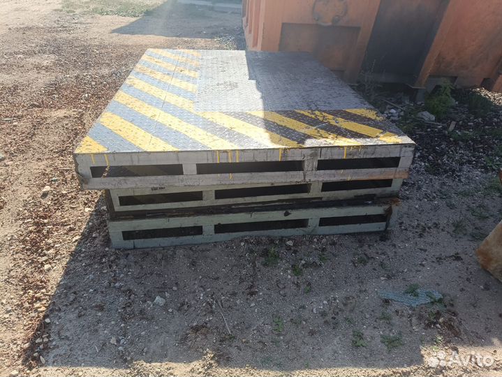 Платформа металлическая