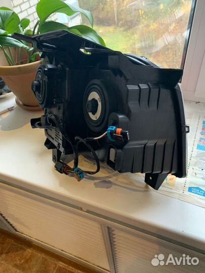 Фара jeep grand cherokee wk