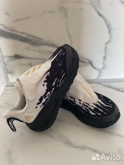 Кроссовки adidas 22