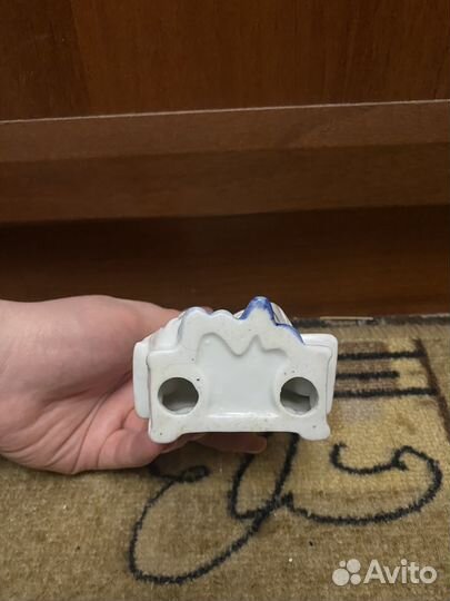 Фарфоровая статуэтка