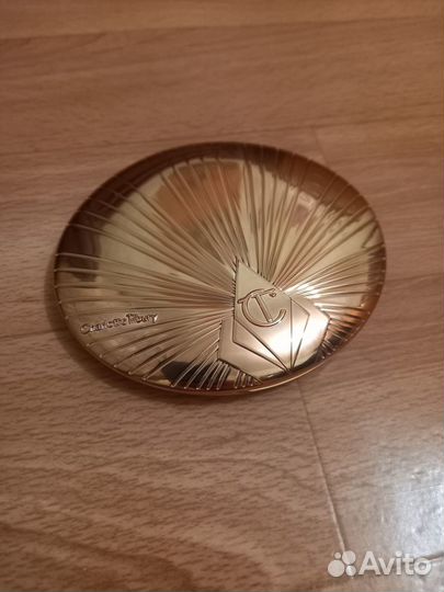 Бронзер для лица и тела Charlotte Tilbury Airbrush