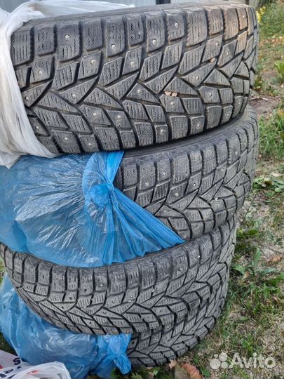 Dunlop GrandTrek Ice 03 215/65 R16