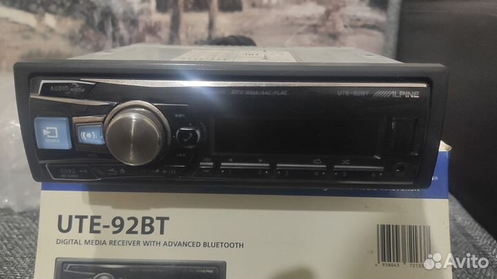 Alpine UTE-92BT