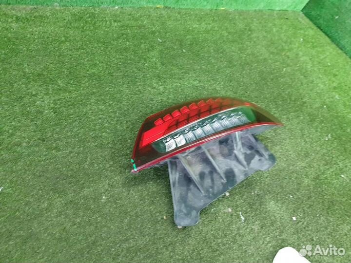 Фонарь задний наружный правый Mercedes-Benz E-Class