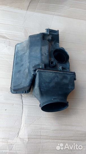 Корпус воздушного фильтра. Nissan Almera G15