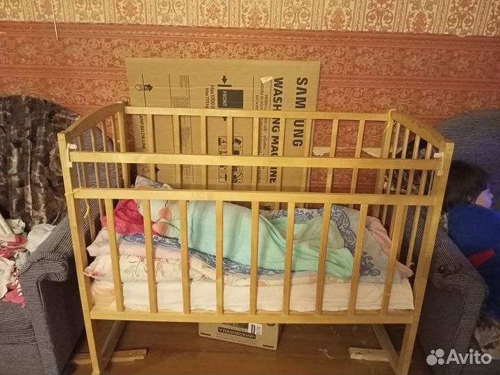 Детская кроватка