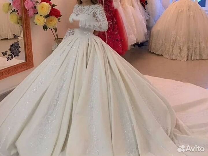 Свадебное платье