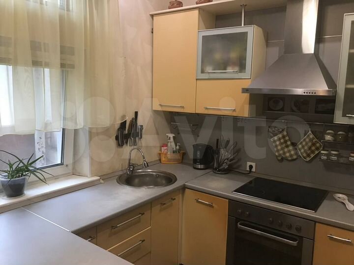 3-к. квартира, 55 м², 3/3 эт.