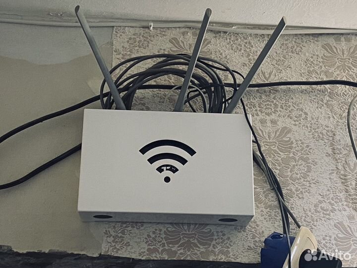 Полка для роутера